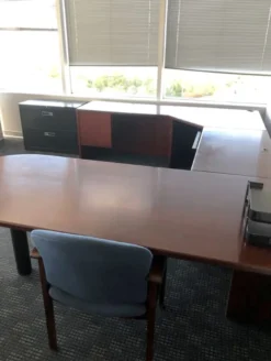 U Shaped Executive Desk - Mahogany Laminated Wooden Desk